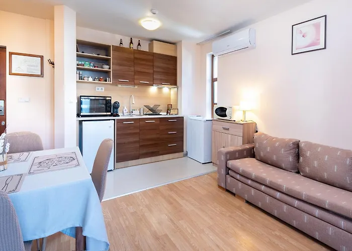 Cozy Mountain-view In Belmont, By Flat Mаnager Daire